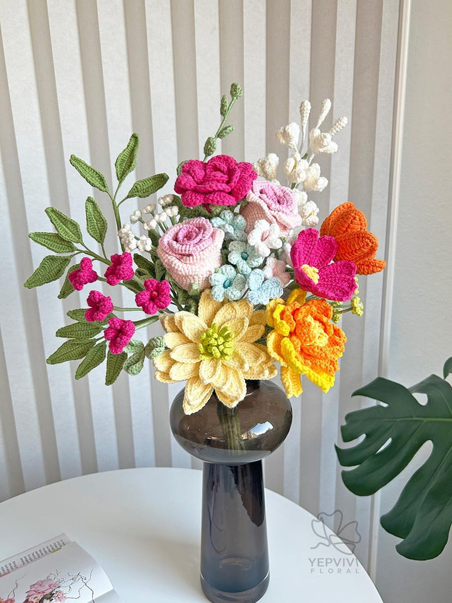 Frühlingsstrauß aus Häkelblumen