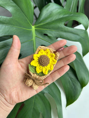 Crochet Flower Bouquet Bag Charm, Handmade yarn Keychain, Sunflower and daisies. Mini Size.